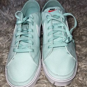 BNWOT Nike Canvas Shoes